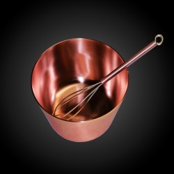 Copper bowl with whisk